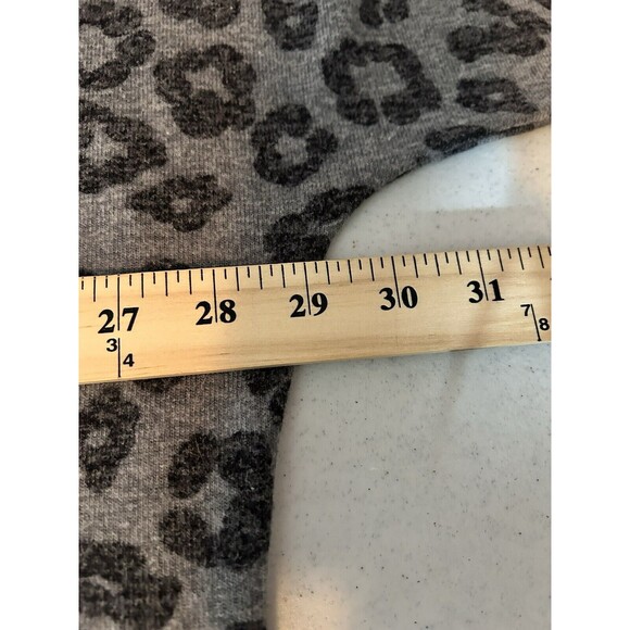 LuLaRoe Tammy Rib Cuff Top Womens 3XL Gray Leopard Sweater Lightweight - Picture 7 of 9